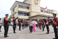 Polres Pelabuhan Tanjung Priok menggelar upacara Wisuda Purna Bakti sebagai bentuk penghargaan dan penghormatan kepada anggota Polri dan PNS