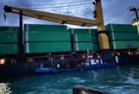 Bakamla RI berhasil menggagalkan transaksi bahan bakar minyak (BBM) ilegal dan mengamankan dua kapal yang tertangkap tangan sedang memindahkan muatan BBM