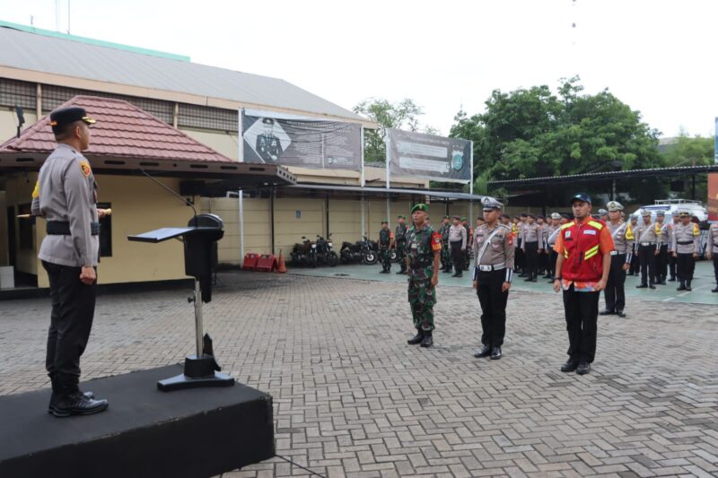 Kepolisian Resor Pelabuhan Tanjung Priok melaksanakan kegiatan Apel Gelar Pasukan Operasi Lilin Jaya 2024