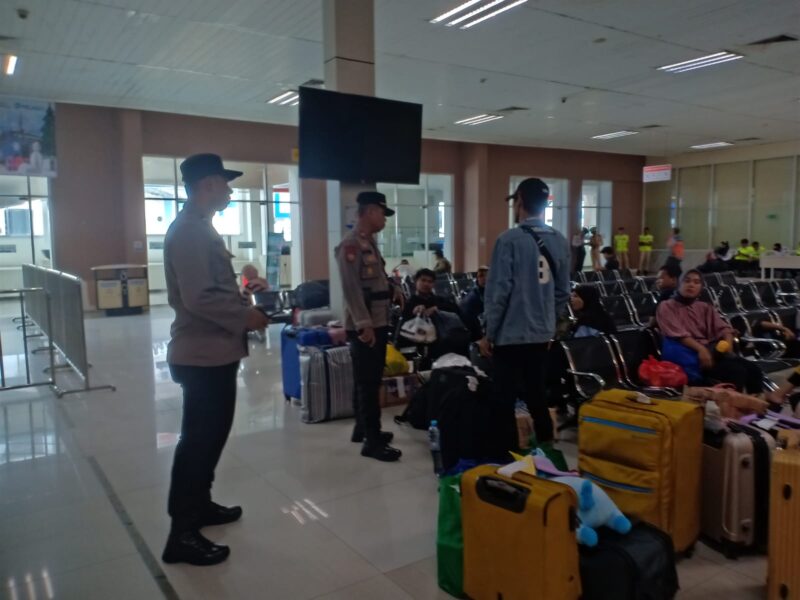 Polsubsektor Kawasan Pelni Polres Pelabuhan Tanjung Priok melaksanakan pengamanan Natal 2024 dan Tahun Baru 2025 (Nataru)