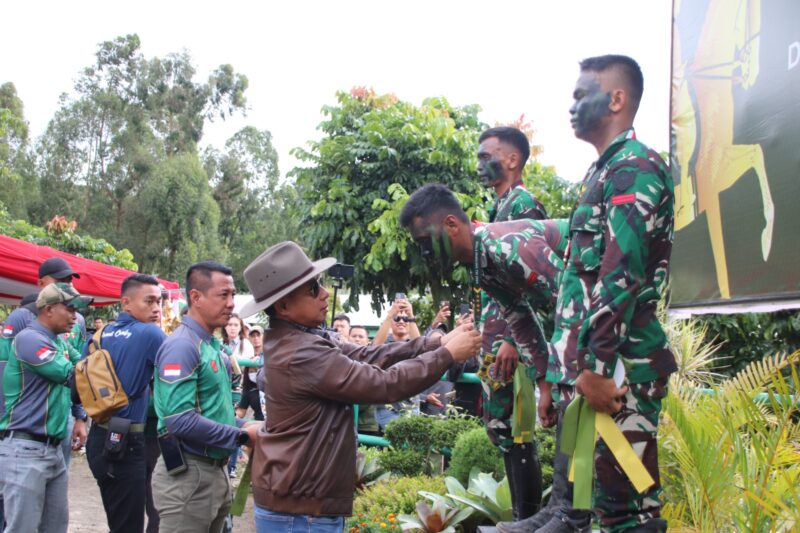 Panglima TNI Jenderal TNI Agus Subiyanto secara resmi membuka Lomba Berkuda Piala Panglima TNI