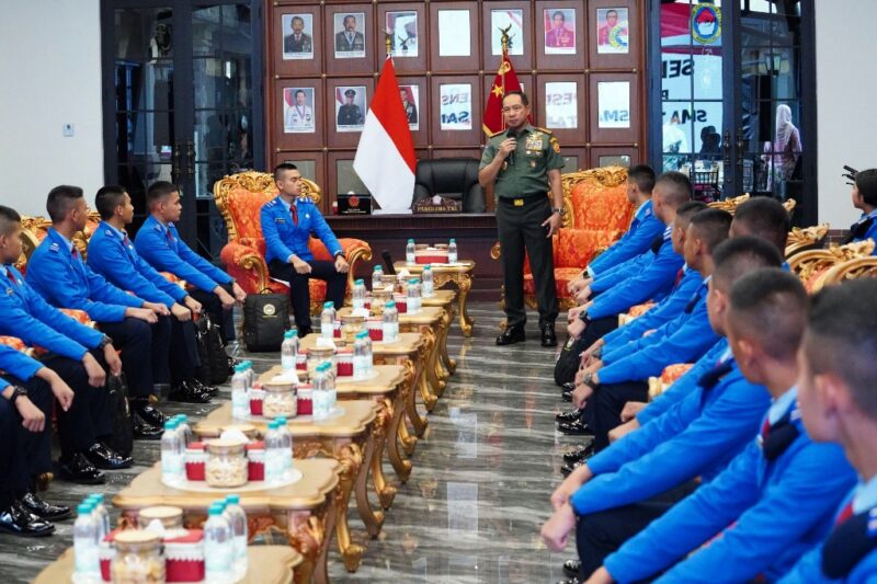 Panglima TNI Jenderal TNI Agus Subiyanto menerima Audiensi dan tatap muka dengan perwakilan 28 siswa-siswi SMA Taruna Nusantara