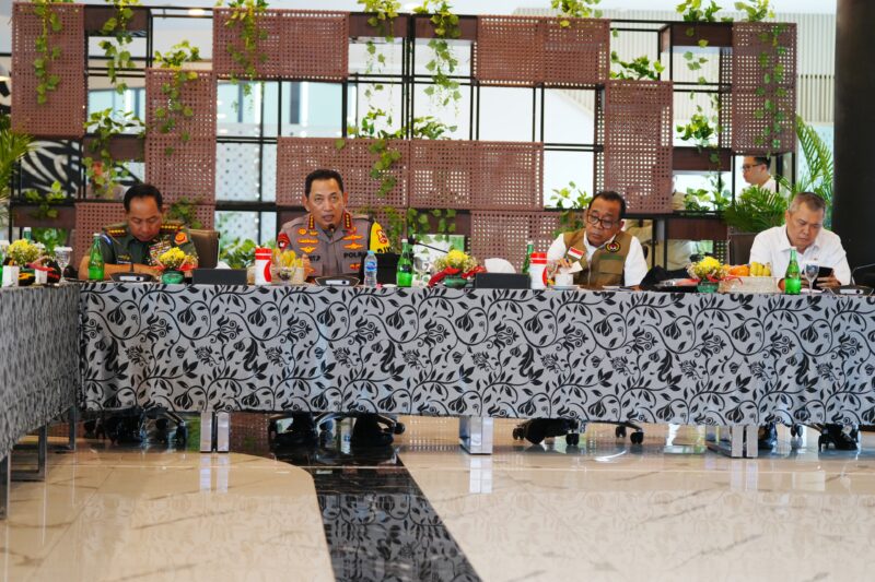 Kapolri Jenderal Pol. Listyo Sigit Prabowo memerintahkan jajaran untuk mengantisipasi mobilitas warga di kawasan Pantai Anyer