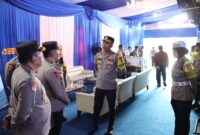 Kapolres Pelabuhan Tanjung Priok AKBP Indrawienny Panjiyoga, S.H., S.I.K., bersama Brigjen Pol Drs. Eko Nugrohadi, M.Si., Ketua Tim Supervisi Ops Lilin