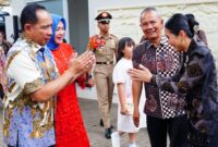 Panglima TNI Jenderal TNI Agus Subiyanto bersama Ketua Umum Dharma Pertiwi Ny. Evi Agus Subiyanto beserta rombongan melaksanakan serangkaian kunjungan