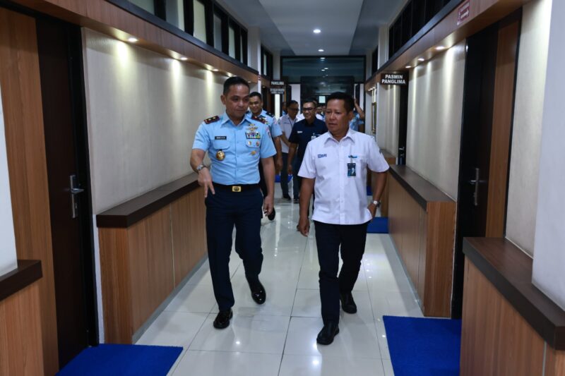 Panglima Komando Operasi Udara II Marsda TNI Deni Hasoloan S. menerima audiensi Regional Chief Executive Officer (RCEO) BRI Makassar