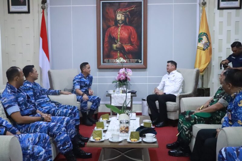 Panglima Komando Operasi Udara II Marsma TNI Deni Hasoloan S. melakukan kunjungan kehormatan / Courtessy Call kepada Bupati Gowa