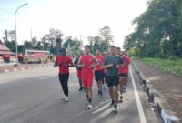 Kodim 1710/Mimika melaksanakan pemanasan yang dipimpin oleh Serma Haidar selanjutnya Pasiops, Kapten Inf Ahmad Zaeni memimpin lari 5 km