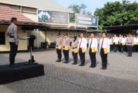 Polres Pelabuhan Tanjung Priok menggelar upacara pemberian penghargaan kepada anggota Polri yang berprestasi
