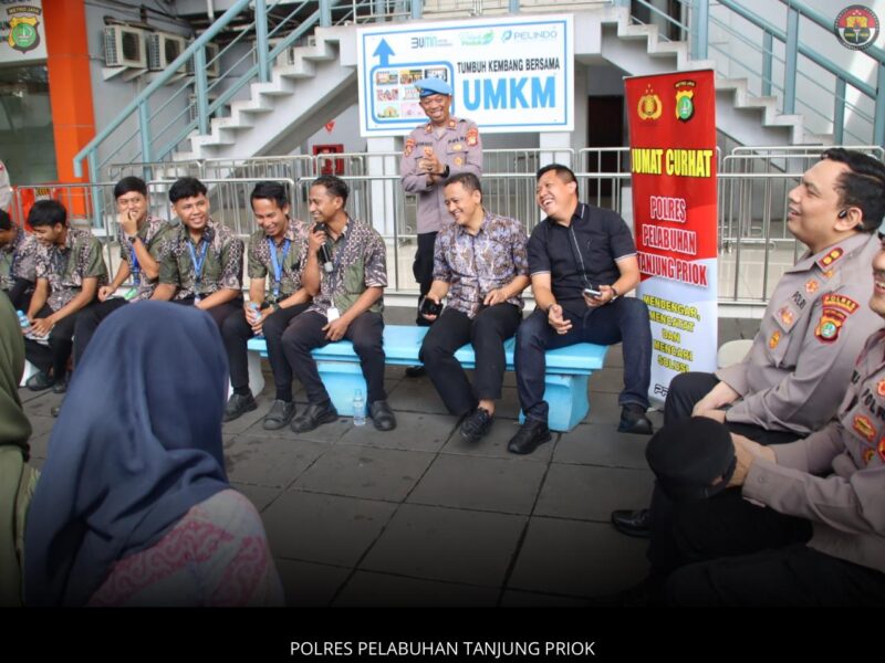 Kapolres Pelabuhan Tanjung Priok AKBP Dr. Martuasah Hermindo Tobing, S.I.K., M.H., menggelar kegiatan Jumat Curhat
