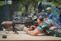 Panglima TNI Jenderal TNI Agus Subiyanto melaksanakan kunjungan kerja ke PT. Pindad (Persero) dengan meninjau serta menguji