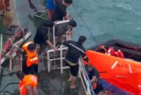 KN. Tanjung Datu-301 berhasil menyelamatkan Nahkoda beserta tiga Anak Buah Kapal (ABK) MT Silver Sincere berbendera Malaysia