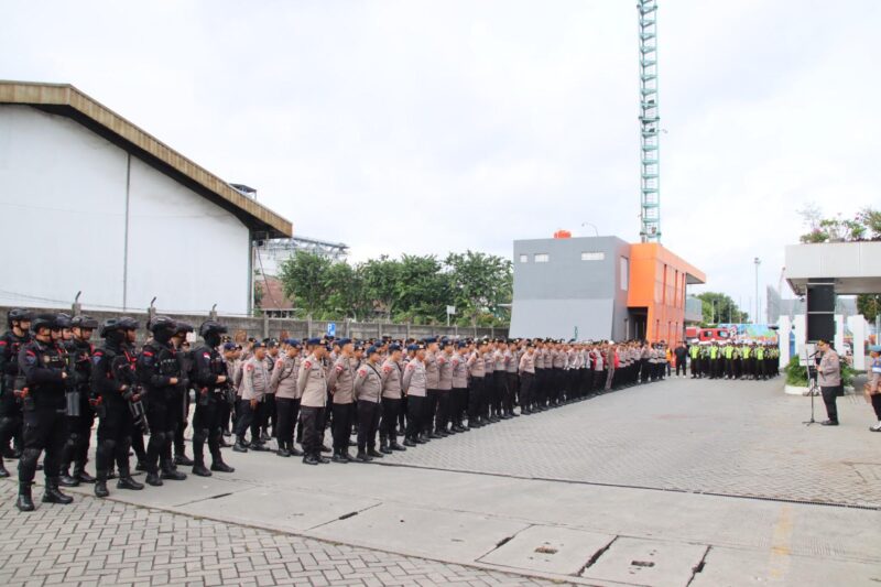 Kapolres Pelabuhan Tanjung Priok AKBP Dr. Martuasah H. Tobing, S.I.K., M.H., mempimpin Apel persiapan pengamanan aksi unjuk rasa