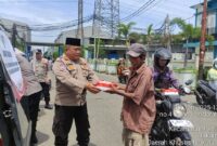 Kapolsubsektor Muara Angke dalam Jumat Berkah tersebut juga menekankan pentingnya peran aktif masyarakat dalam menjaga stabilitas keamanan