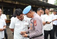 Kapolres menambahkan tes urine ini bukan hanya untuk mendeteksi penggunaan Narkoba tetapi juga sebagai upaya pencegahan dan penegakan disiplin