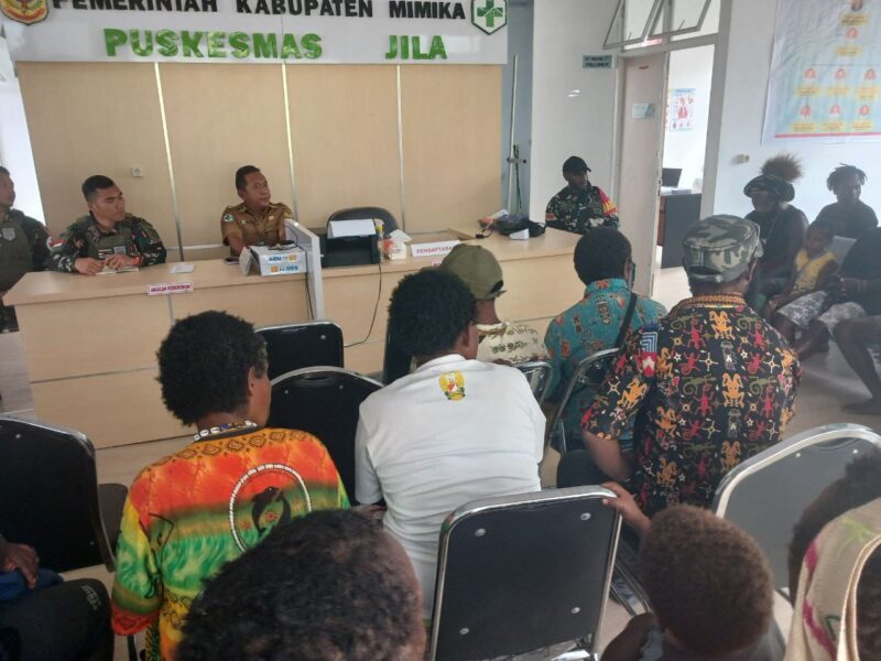 Babinsa Koramil 1710-05/Jila Pratu Calvin Mulikma menghadiri kegiatan Lokakarya Mini Lintas Sektoral yang dipimpin oleh Kepala Puskesmas Jila