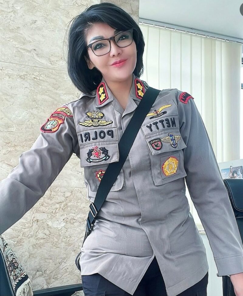 AKBP DR. Netty menjelaskan landasan metafisika moral, dan membangun dalam kritik nalar terkait aksi Sekretaris Kabinet Mayor Teddy Indra Wijaya