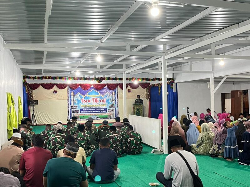 Koramil 1715-01/Oksibil mengadakan perayaan Isra Mi'raj di Masjid An Nur Oksibil, Kab. Pegunungan Bintang, Papua Pegunungan