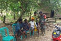 Babinsa Koramil 1710-03/Kuala Kencana, Serka Yusuf Mirip mengadakan Komunikasi Sosial (Komsos)