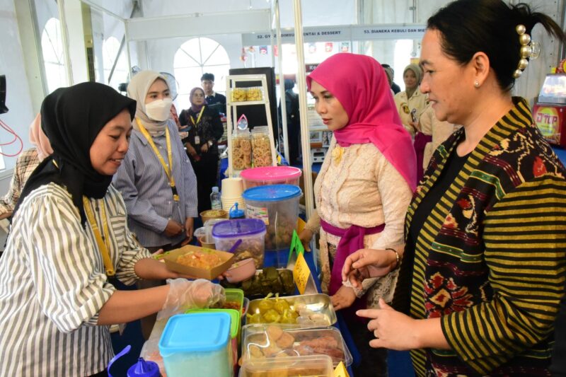 Ketua Dharma Wanita Persatuan (DWP) Bakamla RI Ny. Yuanita Irvansyah menghadiri Jala Fair 2025 di Balai Samudera