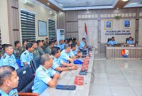 Komandan Lanud (Danlanud) Sultan Hasanuddin Marsma TNI Bonang Bayuaji G, S.E., M.M., CHRMP., memimpin Exit Briefing