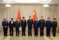 Panglima TNI Jenderal TNI Agus Subiyanto mendampingi Menteri Pertahanan Republik Indonesia Sjafrie Sjamsoeddin dalam kunjungan kehormatan