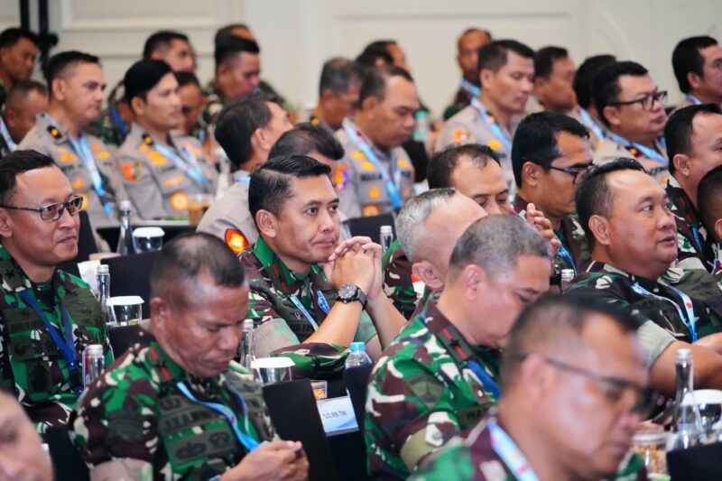Komandan Lanud Sultan Hasanuddin, Marsma TNI Arifaini Nur Dwiyanto, M.Han., menghadiri Rapat Pimpinan (Rapim) TNI-Polri Tahun 2025