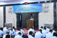 Personel Makoopsud II yang beragama Islam mengikuti peringatan Isra Mi'raj Nabi Muhammad SAW di Masjid Al Ikhlas