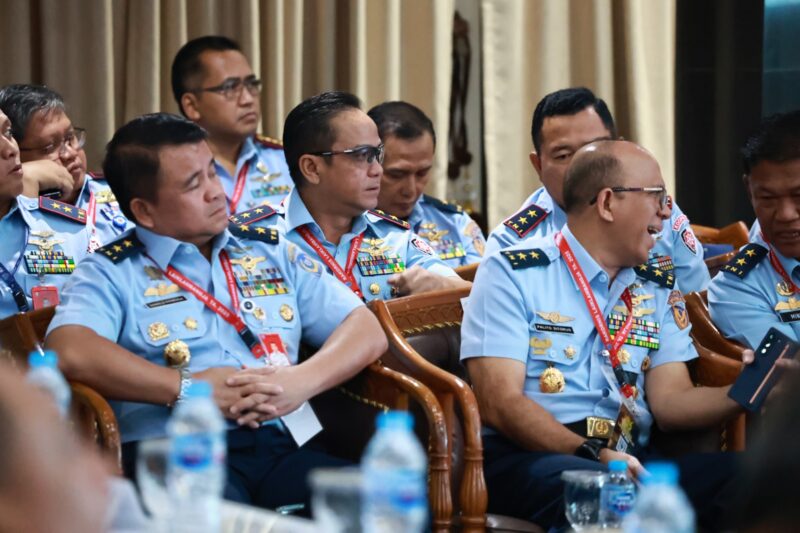 Panglima Komando Operasi Udara II Marsda TNI Deni Hasoloan S., menghadiri Rapat Kerja Teknis Kelaikan Keselamatan Terbang dan Kerja TNI Angkatan Udara