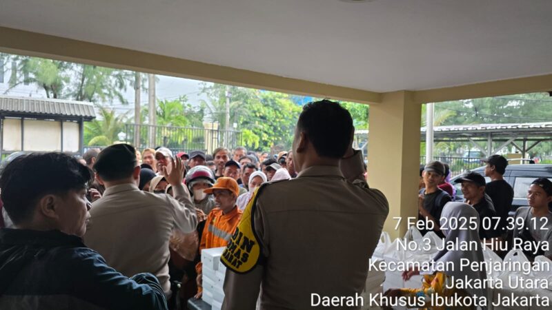 Polsek Kawasan Muara Baru Polres Pelabuhan Tanjung Priok kembali lagi melaksanakan kegiatan berbagi makanan
