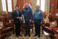 Atase Pertahanan (Athan) RI di Kairo, Kolonel Laut (P) Dafris D. Syahruddin, M.M.Sc., melaksanakan kunjungan kehormatan kepada Kepala Staf Angkatan Laut Mesir