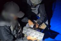 Bakamla RI melalui unsur KN Pulau Dana-323 yang dikomandani Letkol Bakamla Umar Dani berhasil menangkap sebuah kapal kayu tanpa nama