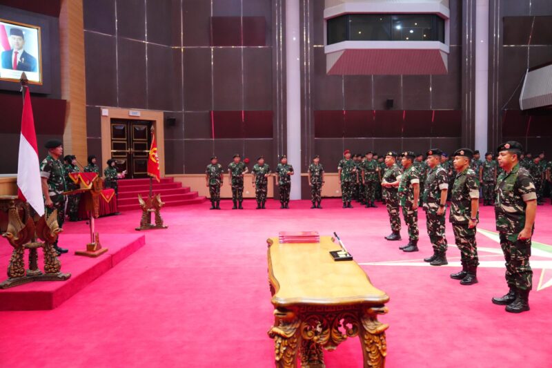 Kasum TNI Letjen TNI Richard Tampubolon mewakili Panglima TNI Jenderal TNI Agus Subiyanto memimpin acara Serah Terima Jabatan (Sertijab)