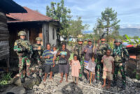 Satgas Yonif 112/DJ yang dipimpin langsung oleh Danpos Kampung 55, Letda Inf Emerikus Lase melaksanakan anjangsana