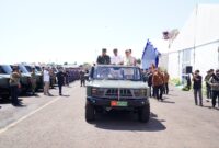 Panglima TNI Jenderal TNI Agus Subiyanto bersama Kapolri Jenderal Pol. Listyo Sigit Prabowo menerima penyerahan Kendaraan Khusus