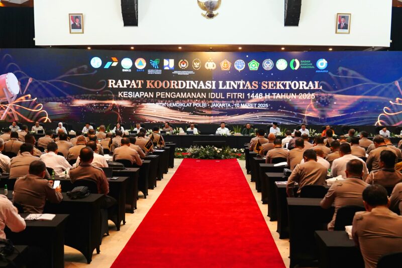 Panglima TNI Jenderal TNI Agus Subiyanto menghadiri Rapat Koordinasi Lintas Sektoral dalam rangka kesiapan pengamanan Idul Fitri 1446 H tahun 2025