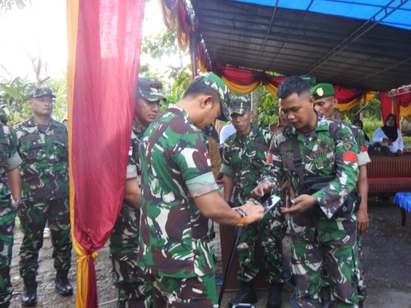 Pangdam XV/Pattimura, Mayjen TNI Putranto Gatot Sri Handoyo S.Sos., M.M. mengungkapkan rasa bangganya atas pelaksanaan program TNI Manunggal Membangun Desa