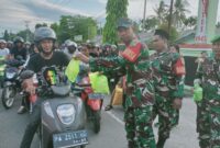 Kodim 1710/Mimika melalui Koramil jajaran secara bergantian terus menggelar pembagian takjil gratis atau makanan pembuka puasa