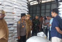 Dandim 1710/Mimika Letkol Inf M. Slamet Wijaya, S.Sos., M.Han., M.A. bersama Pj. Bupati Mimika Yonathan Demme Tangdilintin dan Kapolres Mimika