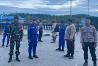 Babinsa Kampung Poumako Koramil 1710-07/Mapurujaya Sertu Yulius Nampe, melaksanakan monitoring dan pengamanan