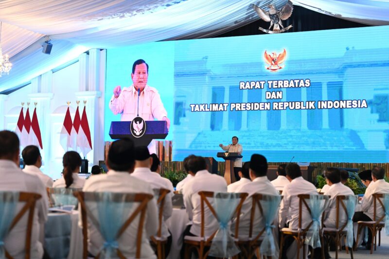 Rapat Terbatas (Ratas) dan taklimat yang dipimpin langsung oleh Presiden RI Prabowo Subianto dengan agenda membahas sejumlah program prioritas
