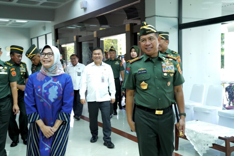 Panglima TNI Jenderal TNI Agus Subiyanto menerima kunjungan Ketua Badan Pemeriksa Keuangan (BPK) RI, Dr. Ir. Isma Yatun