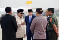 Panglima TNI Jenderal TNI Agus Subiyanto menyambut kedatangan Presiden Republik Indonesia Prabowo Subianto usai melaksanakan kunjungan kerja