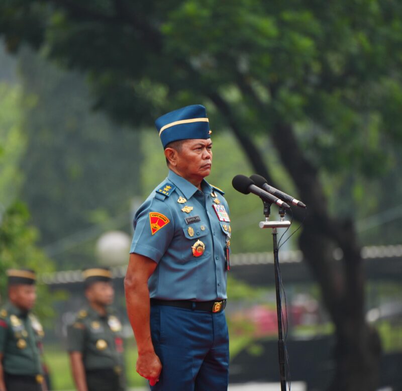 Upacara Bendera 17-an yang diikuti Prajurit dan PNS TNI di lingkungan Mabes TNI, bertempat di Lapangan B3 Mabes TNI, Cilangkap