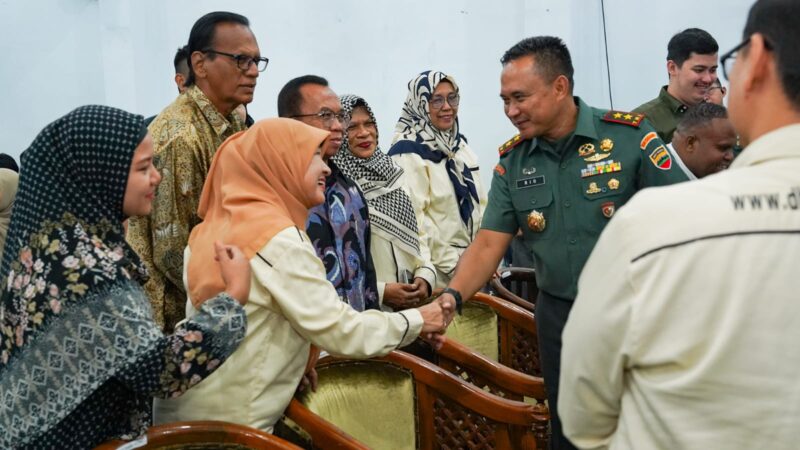 TNI berkomitmen menjadi institusi yang adaptif, profesional, dan terbuka terhadap pemikiran-pemikiran baru guna melaksanakan tugas pokoknya