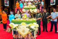 Panglima TNI Jenderal TNI Agus Subiyanto bersama Ketua Umum Dharma Pertiwi, Ny. Evi Agus Subiyanto, menghadiri acara