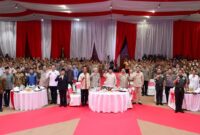 Panglima TNI Jenderal TNI Agus Subiyanto mendampingi Presiden Republik Indonesia Prabowo Subianto dalam acara Halal Bihalal