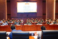 Panglima TNI Jenderal TNI Agus Subiyanto, didampingi para Kepala Staf Angkatan, menghadiri rapat kerja bersama Komisi I DPR RI