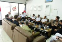 Deputi Kebijakan dan Strategi Keamanan Laut Bakamla RI, Laksda Bakamla Didong Rio Duta Purwokuntjoro, S.T., M.A.P., M.Tr.Han., M.Tr.Opsla., menerima kunjungan