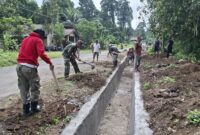 Pembangunan infrastruktur berupa pembuatan saluran air atau drainase pada kegiatan TMMD ke-124 Kodim 1501/Ternate